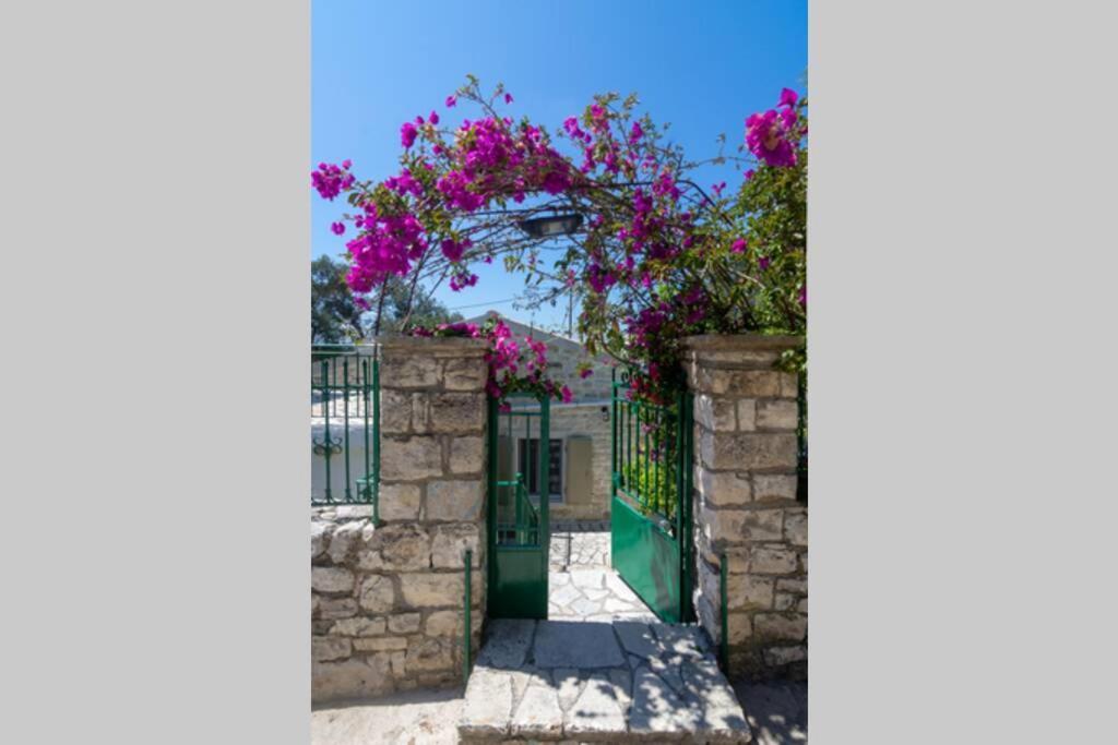 Thanos Cottage Vlachopoulátika Exterior foto